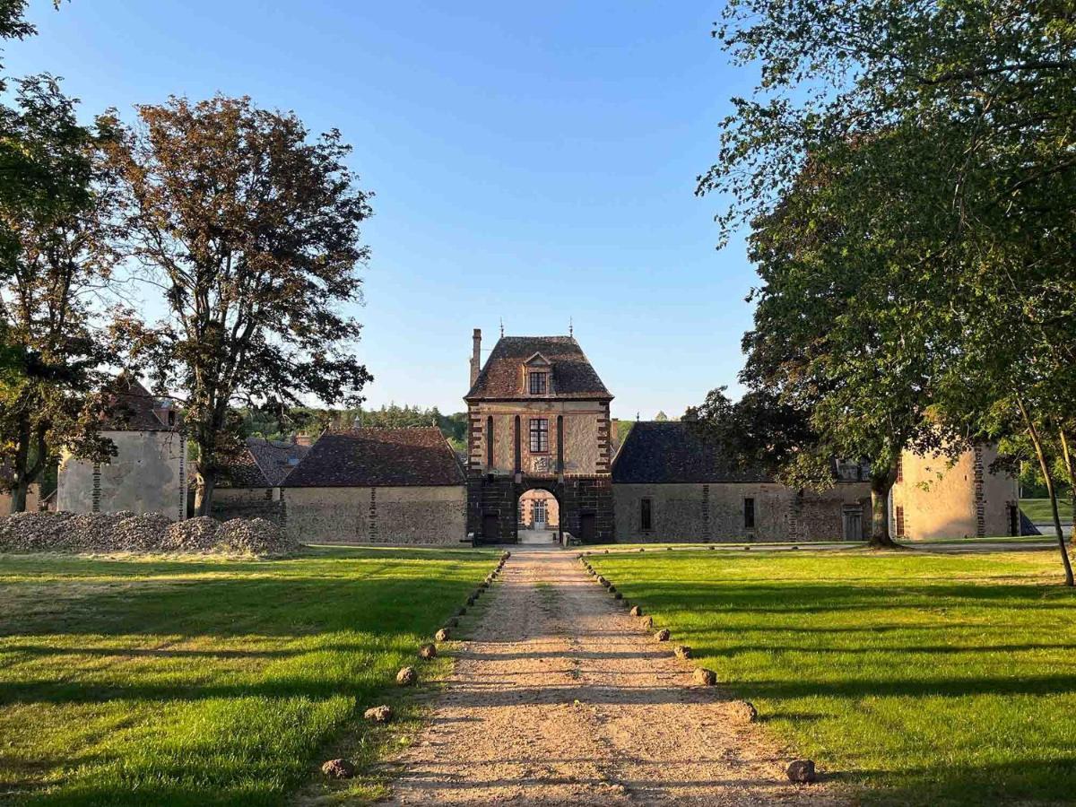 Chateau De La Riviere Pontgouin Esterno foto